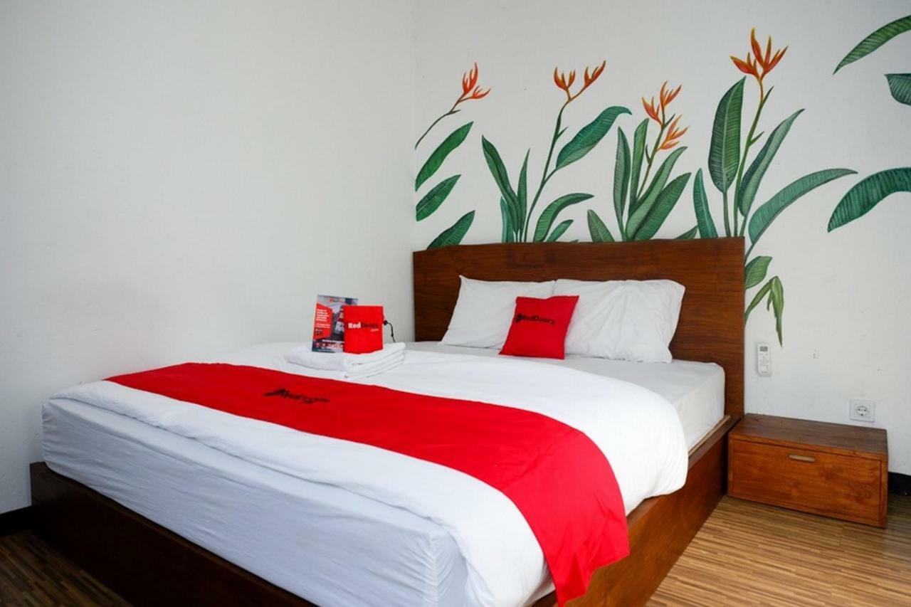 Auberge de jeunesse Reddoorz @ Jalan Raya Semat Canggu à Bali Extérieur photo